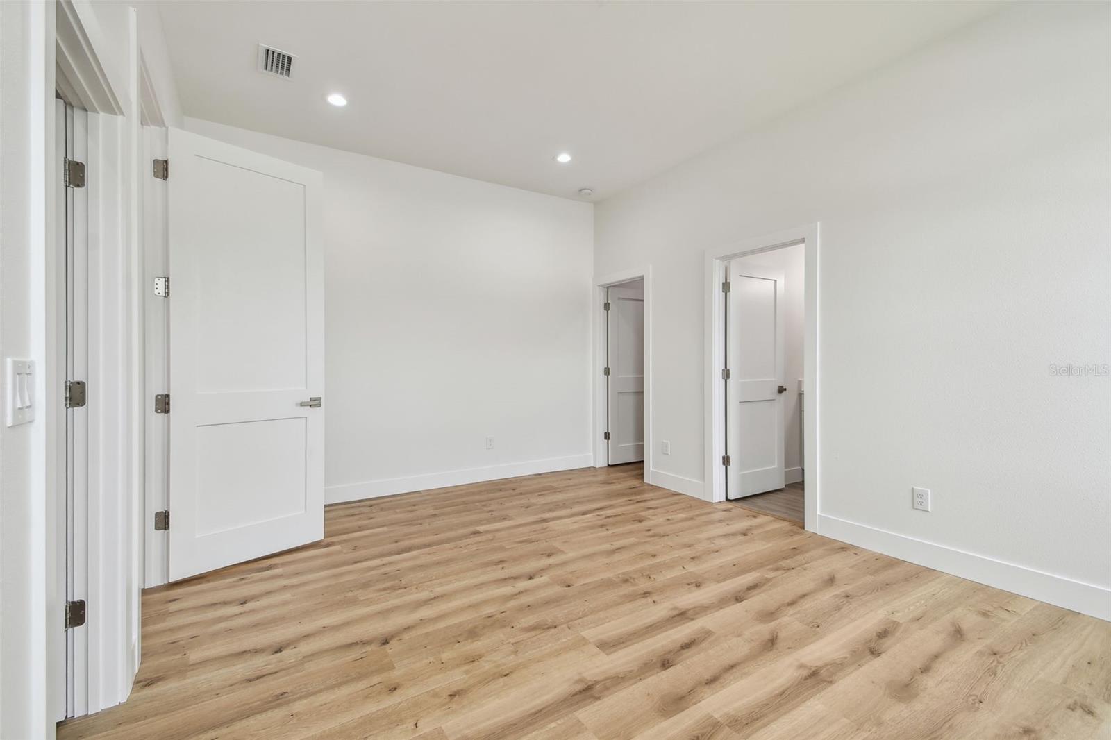 Image 36 of 43 For 3455 17th Avenue S