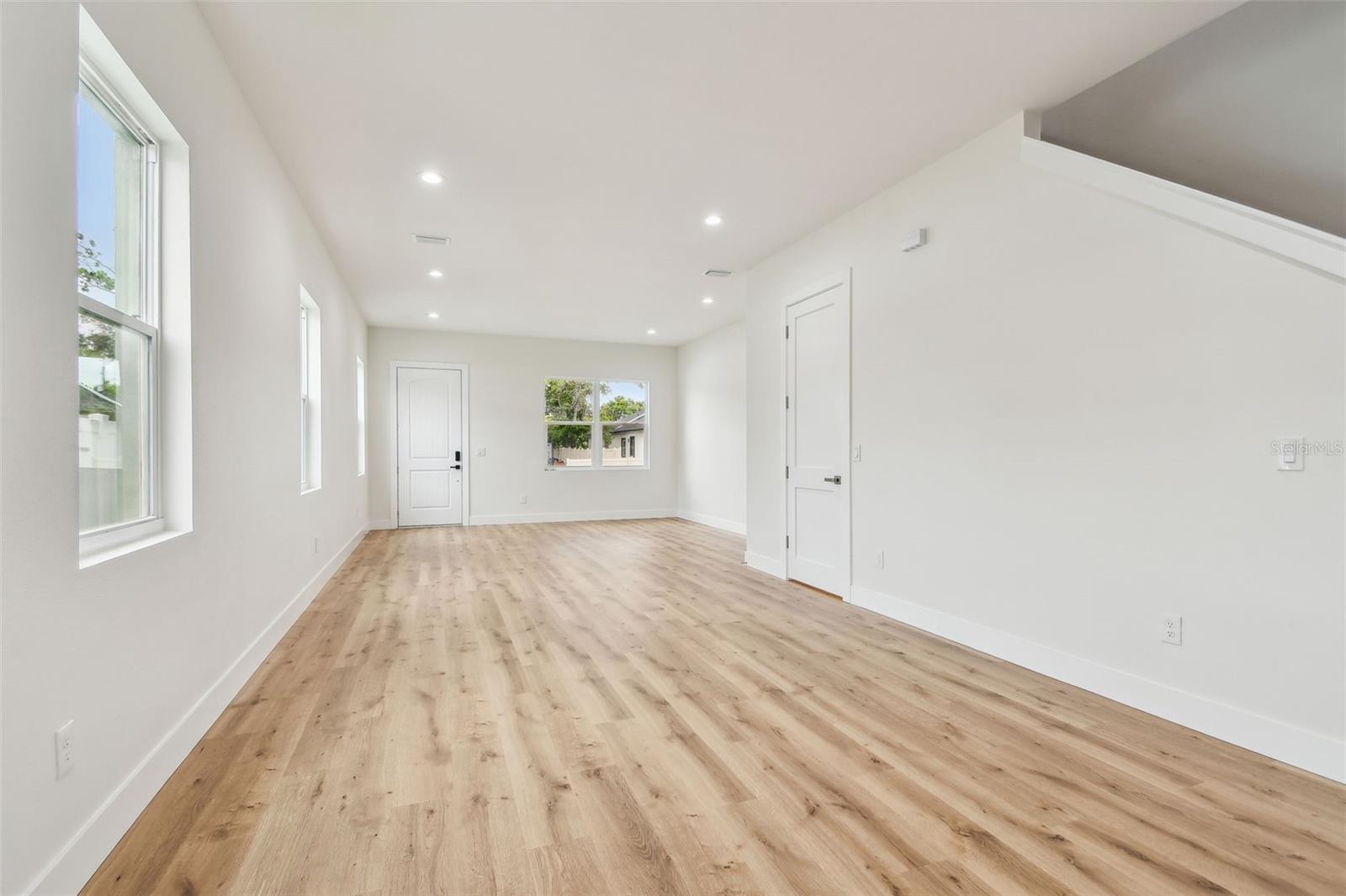 Image 6 of 43 For 3455 17th Avenue S