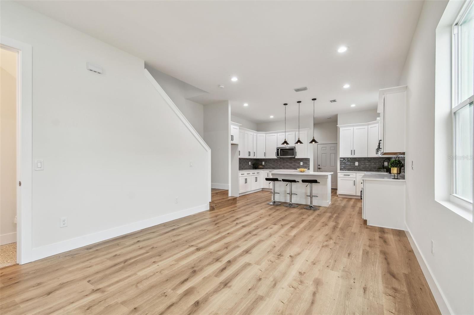 Image 7 of 43 For 3455 17th Avenue S