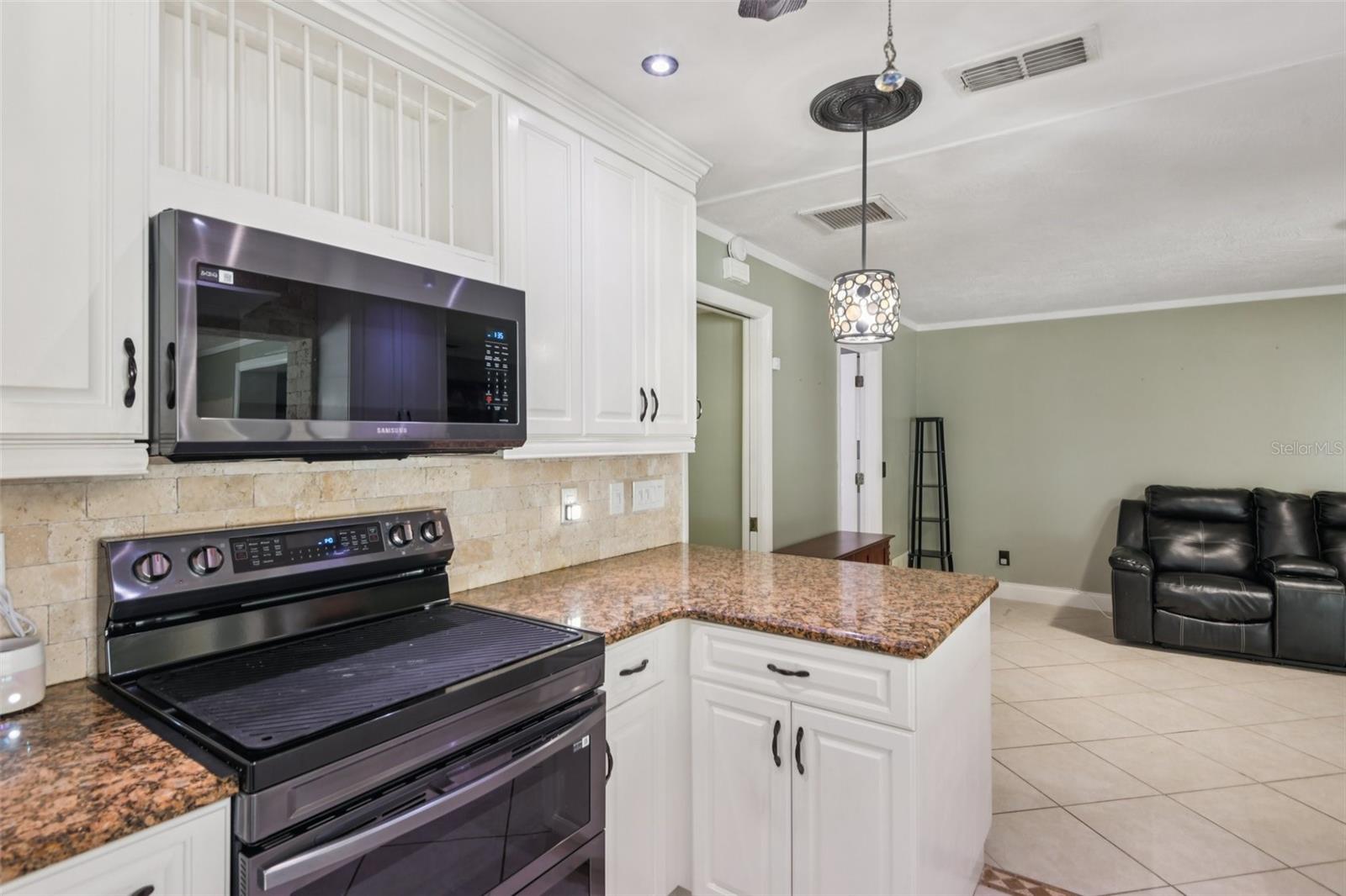 Image 12 of 37 For 1080 Mccarty Street