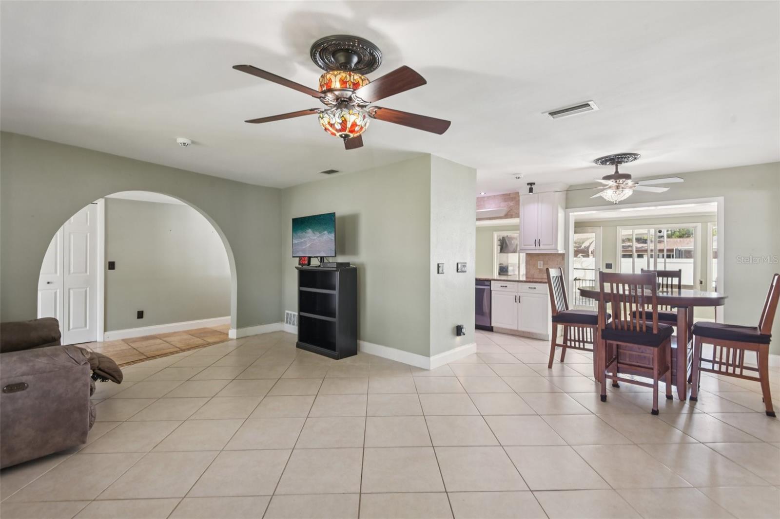Image 8 of 37 For 1080 Mccarty Street