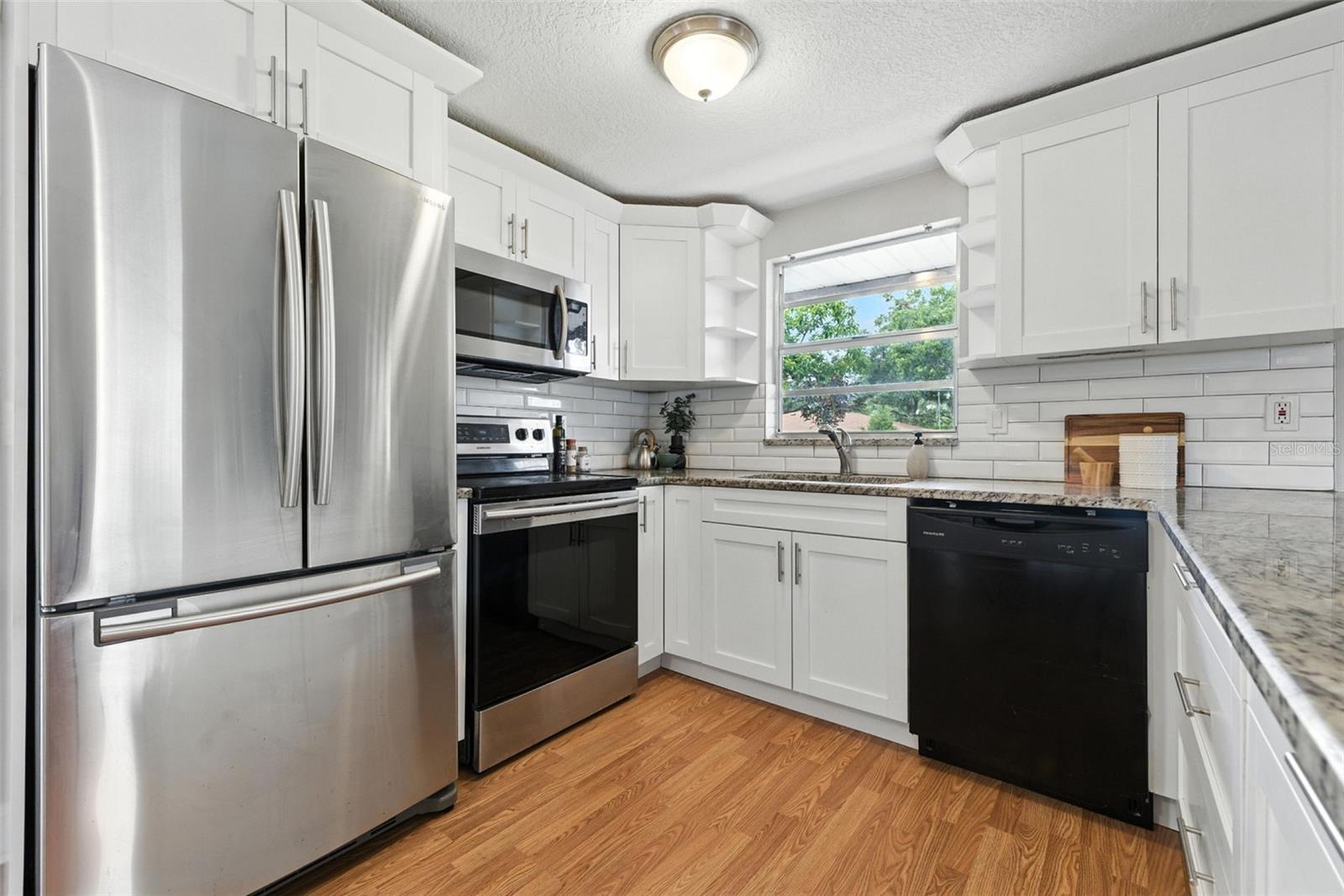 Image 13 of 29 For 1805 Knollwood Street