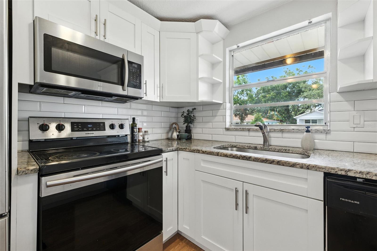Image 15 of 29 For 1805 Knollwood Street