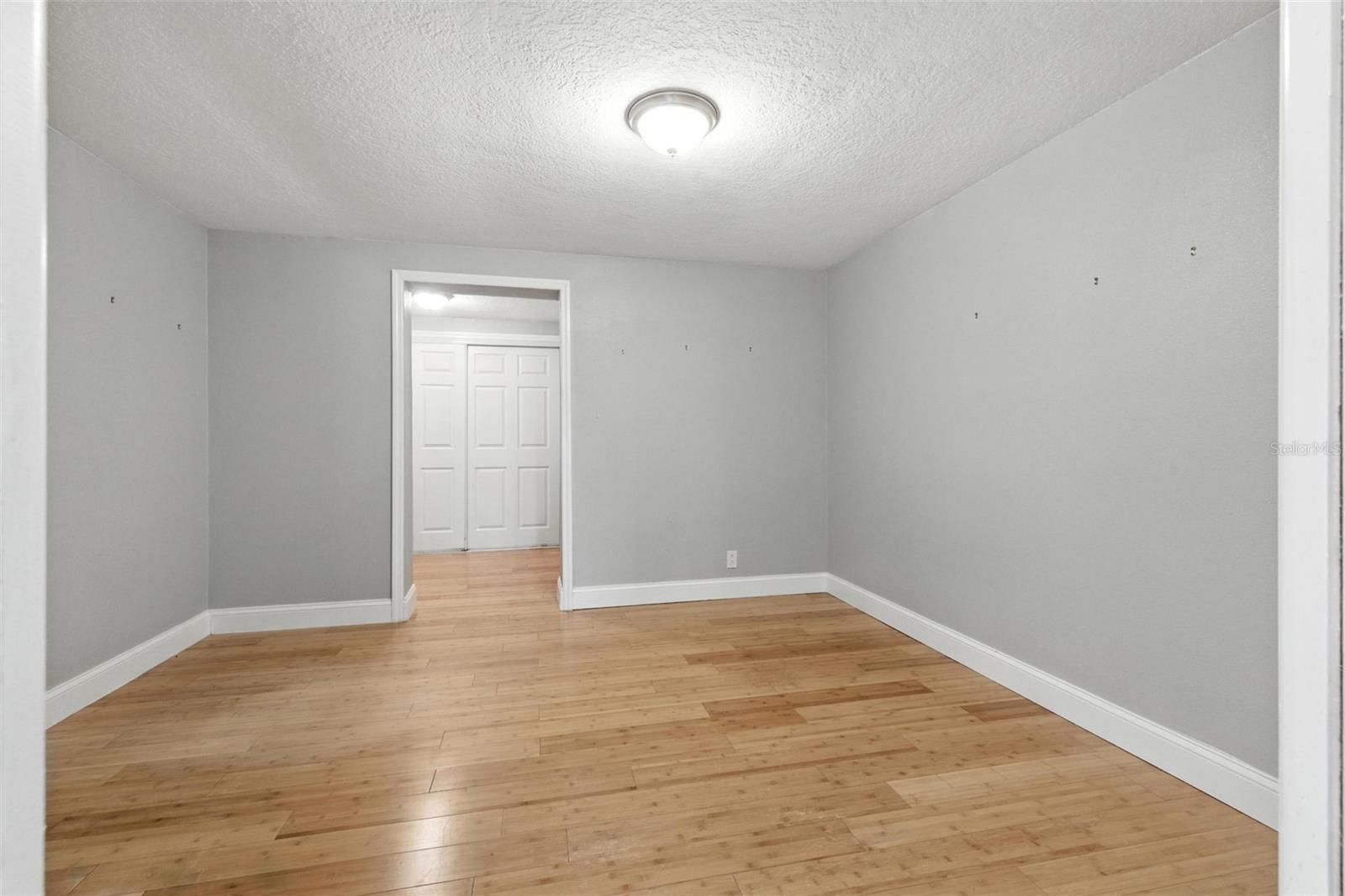 Image 16 of 29 For 1805 Knollwood Street