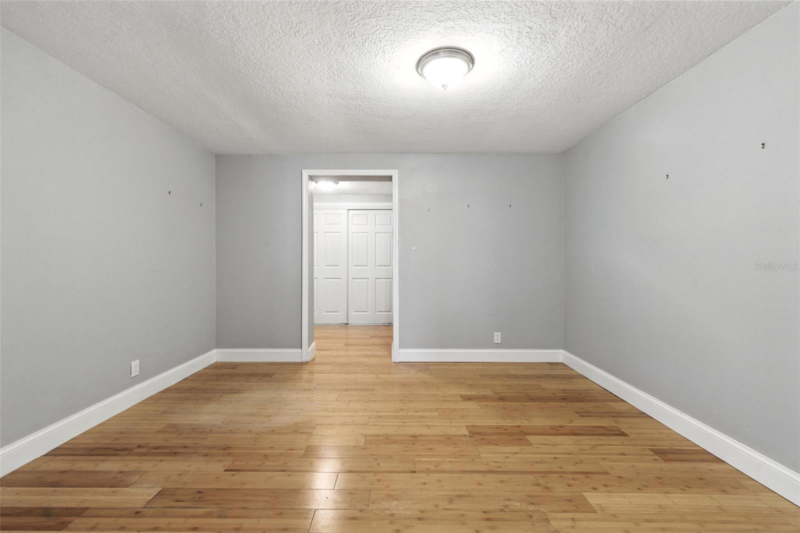 Image 17 of 29 For 1805 Knollwood Street