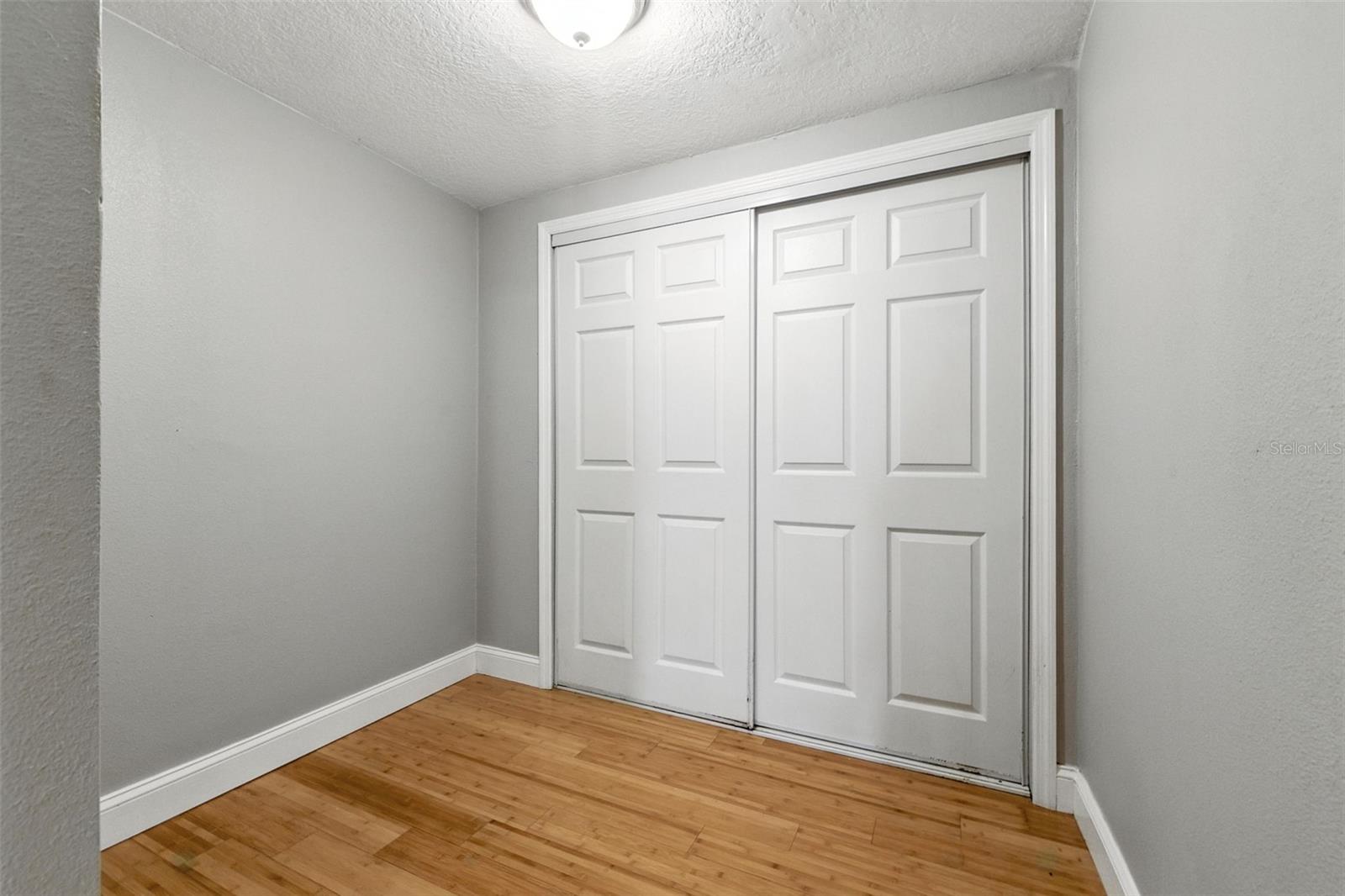 Image 18 of 29 For 1805 Knollwood Street