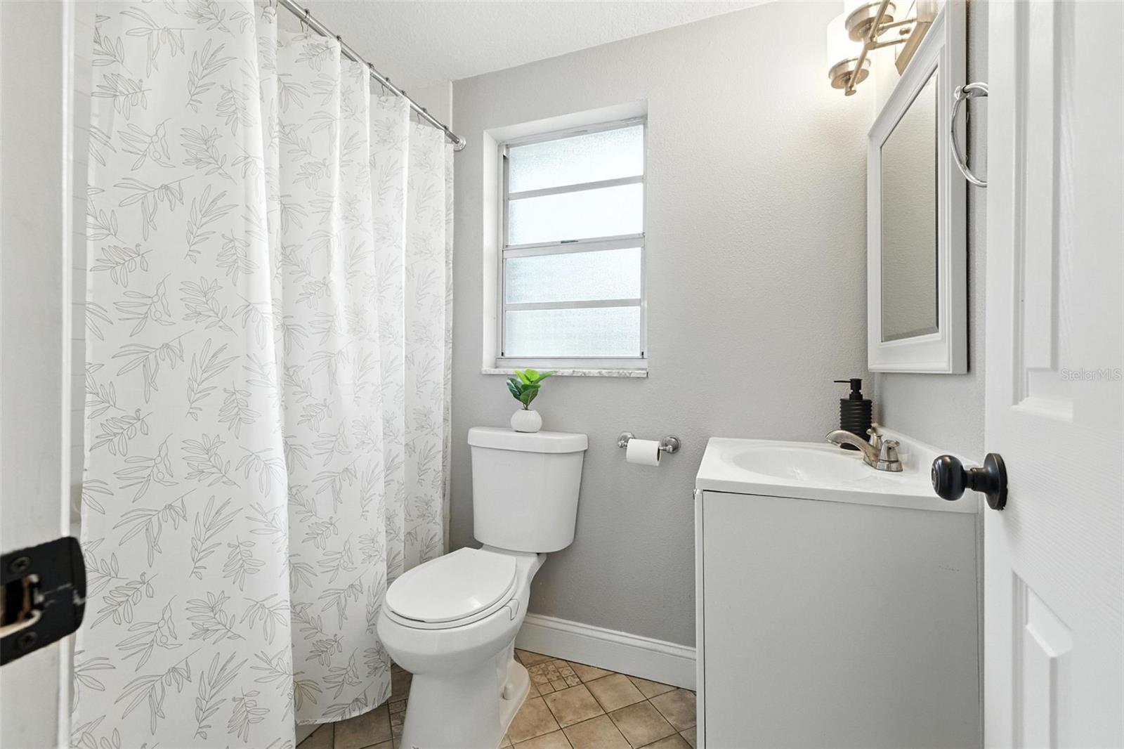 Image 19 of 29 For 1805 Knollwood Street