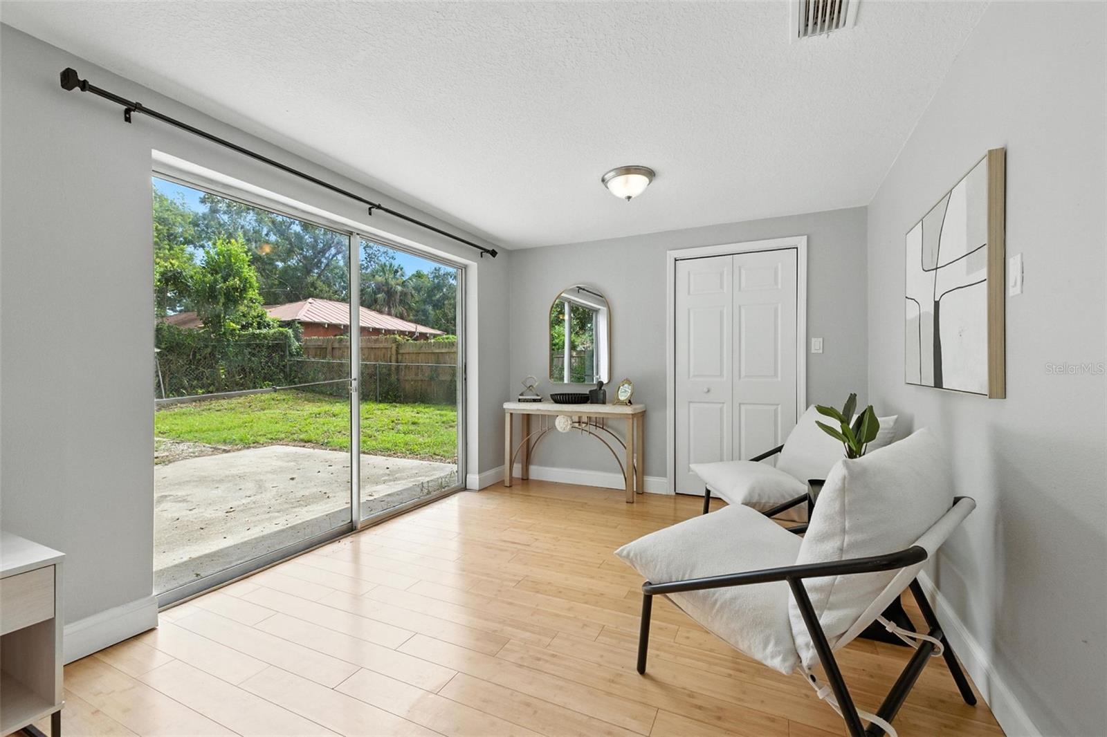 Image 23 of 29 For 1805 Knollwood Street