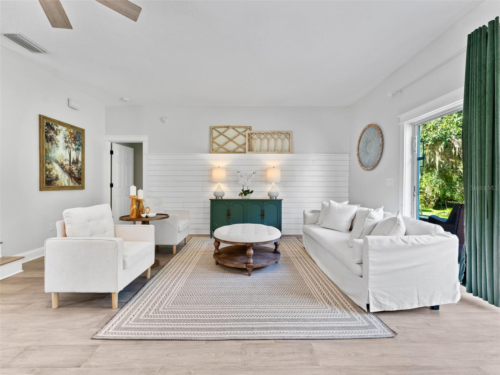 Image 14 of 68 For 18120 Sandy Pointe Drive