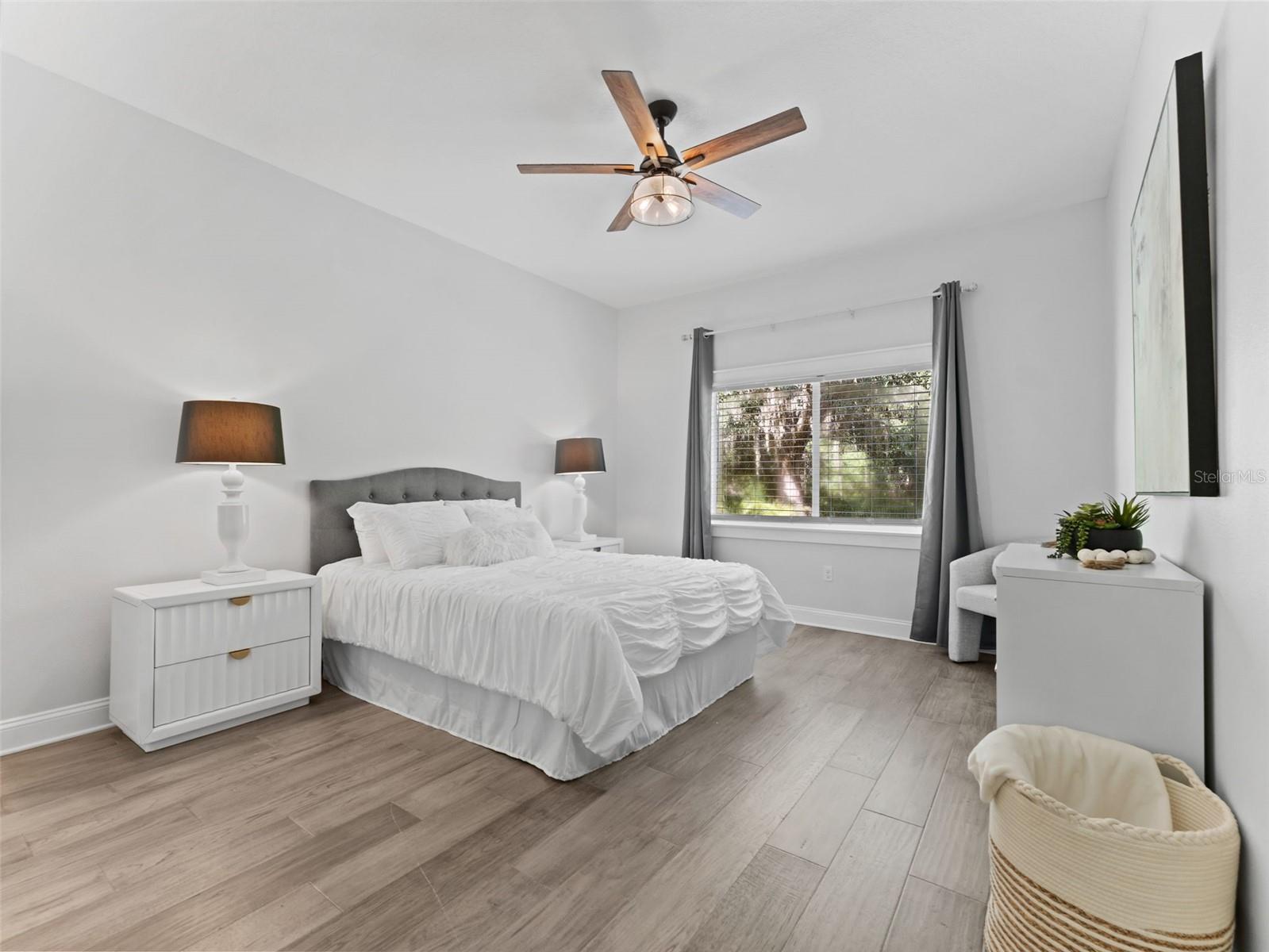 Image 18 of 68 For 18120 Sandy Pointe Drive