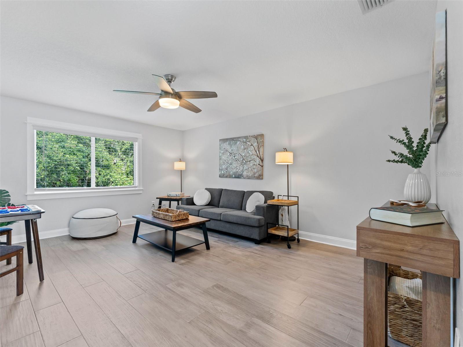 Image 29 of 68 For 18120 Sandy Pointe Drive