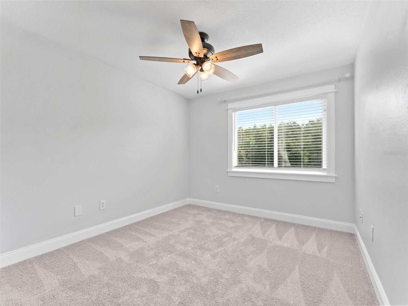Image 31 of 68 For 18120 Sandy Pointe Drive