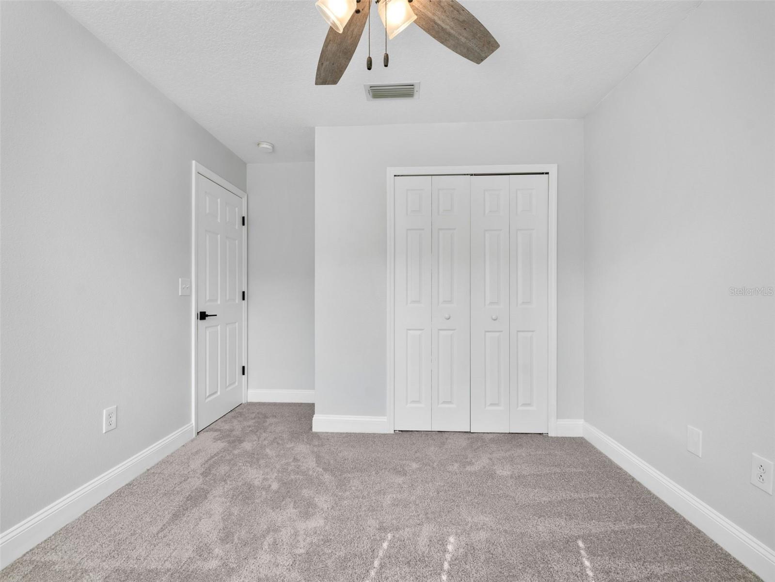 Image 32 of 68 For 18120 Sandy Pointe Drive
