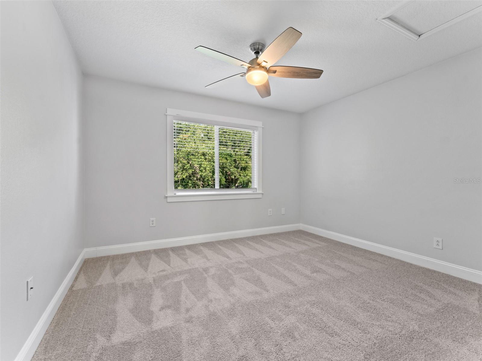 Image 34 of 68 For 18120 Sandy Pointe Drive
