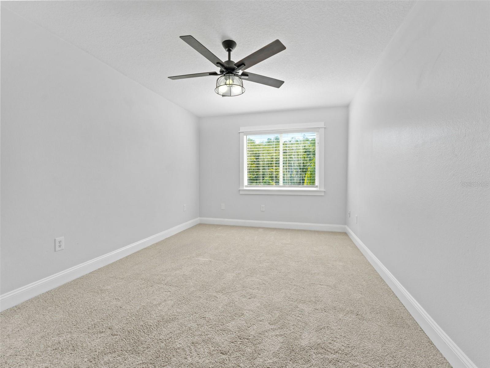 Image 40 of 68 For 18120 Sandy Pointe Drive