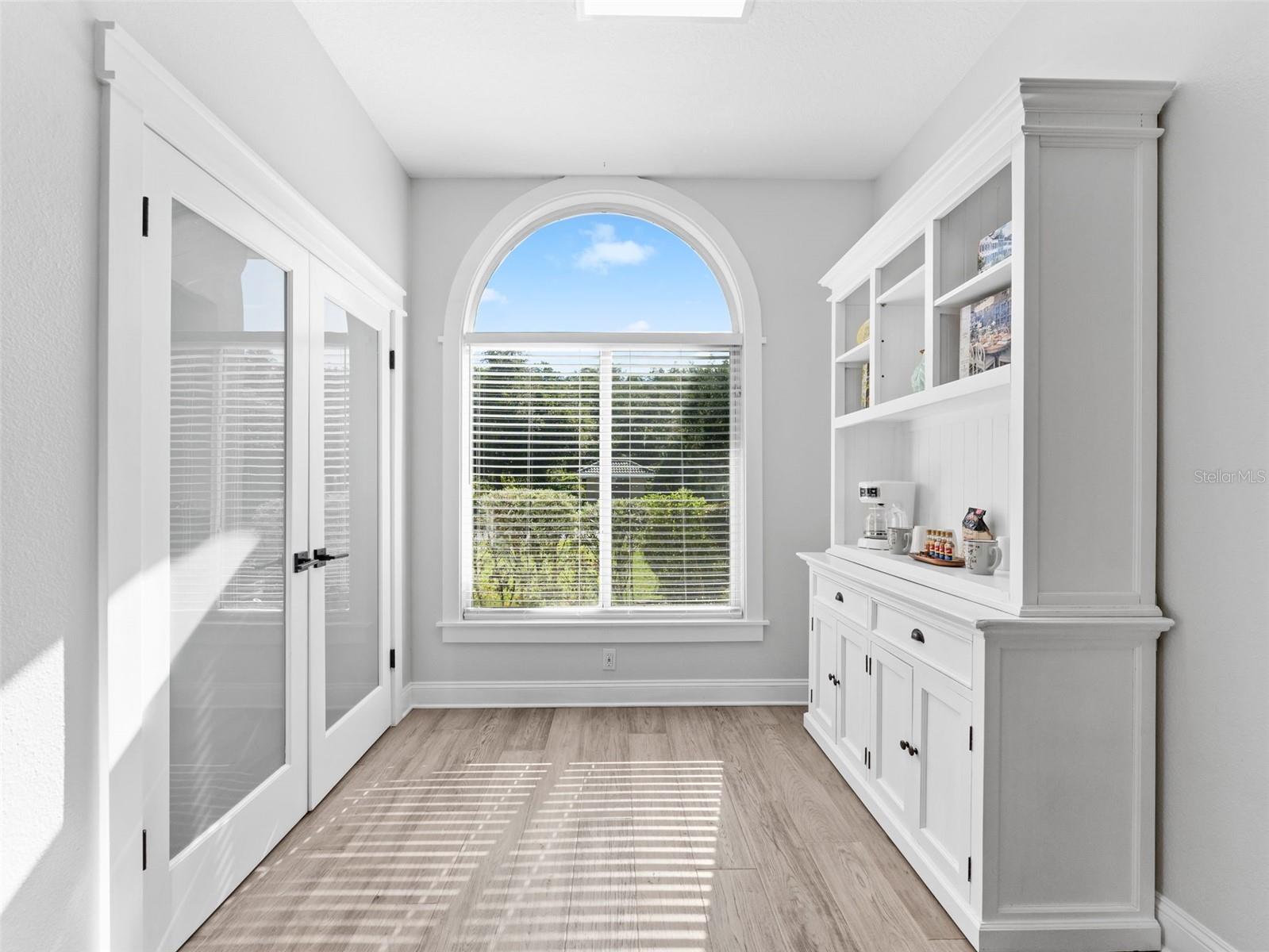 Image 6 of 68 For 18120 Sandy Pointe Drive