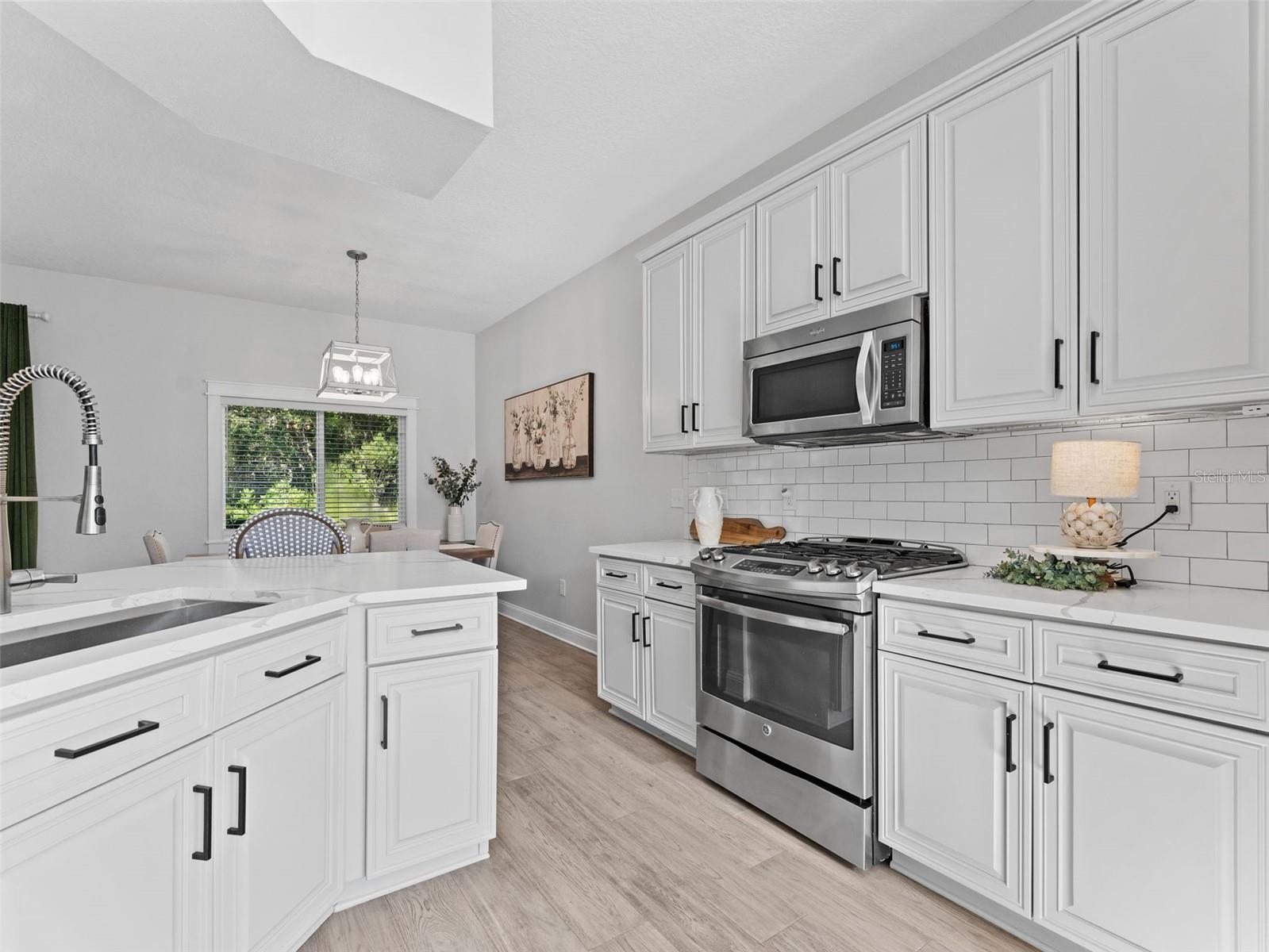 Image 7 of 68 For 18120 Sandy Pointe Drive