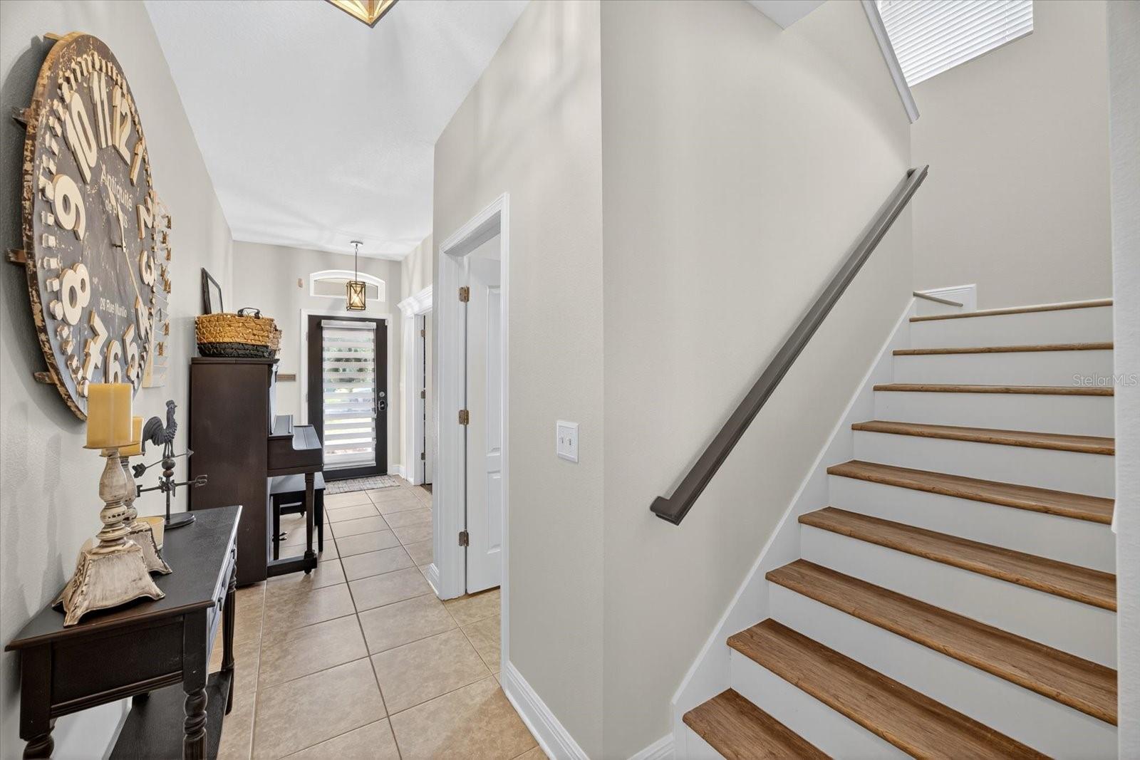 Listing photo id 12 for 6907 Wall Street