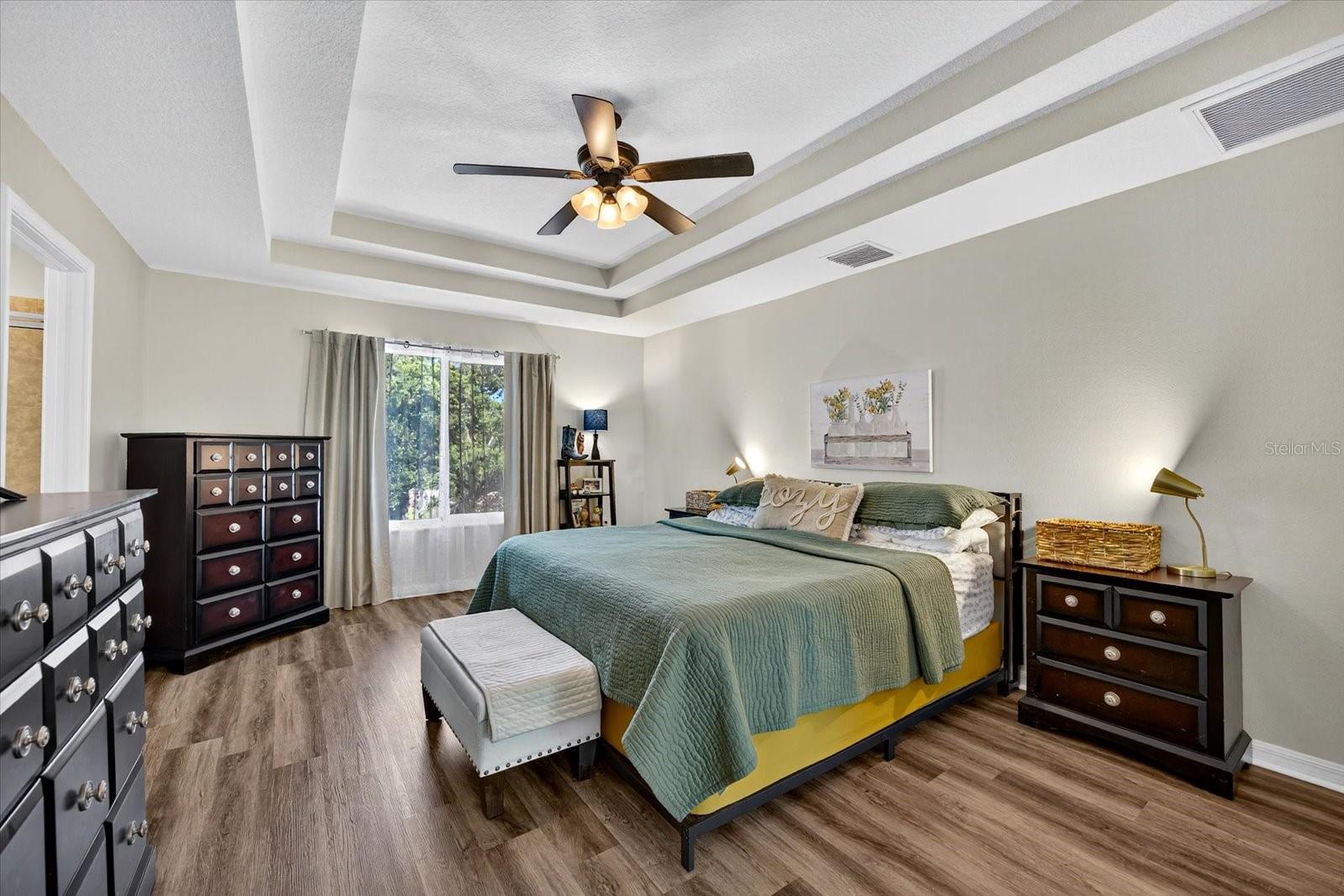Listing photo id 16 for 6907 Wall Street