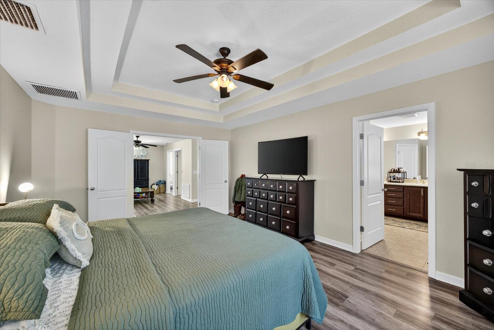 Listing photo id 17 for 6907 Wall Street