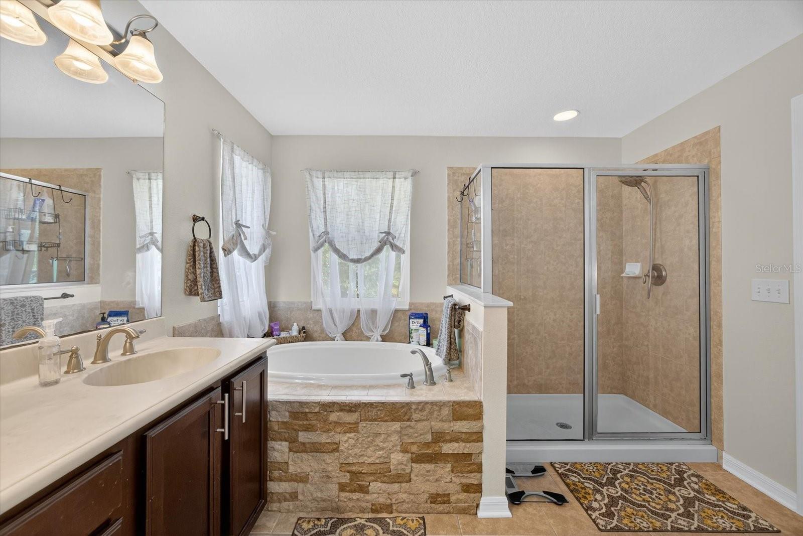 Listing photo id 19 for 6907 Wall Street