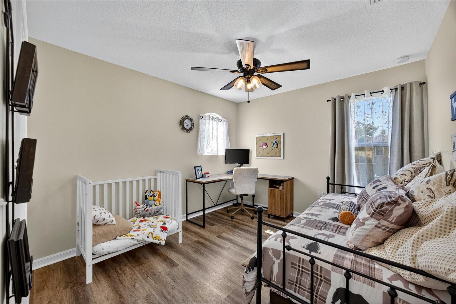 Listing photo id 20 for 6907 Wall Street