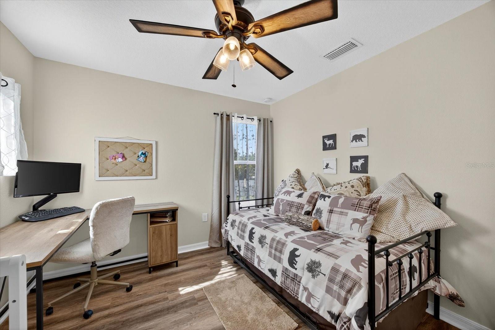 Listing photo id 21 for 6907 Wall Street