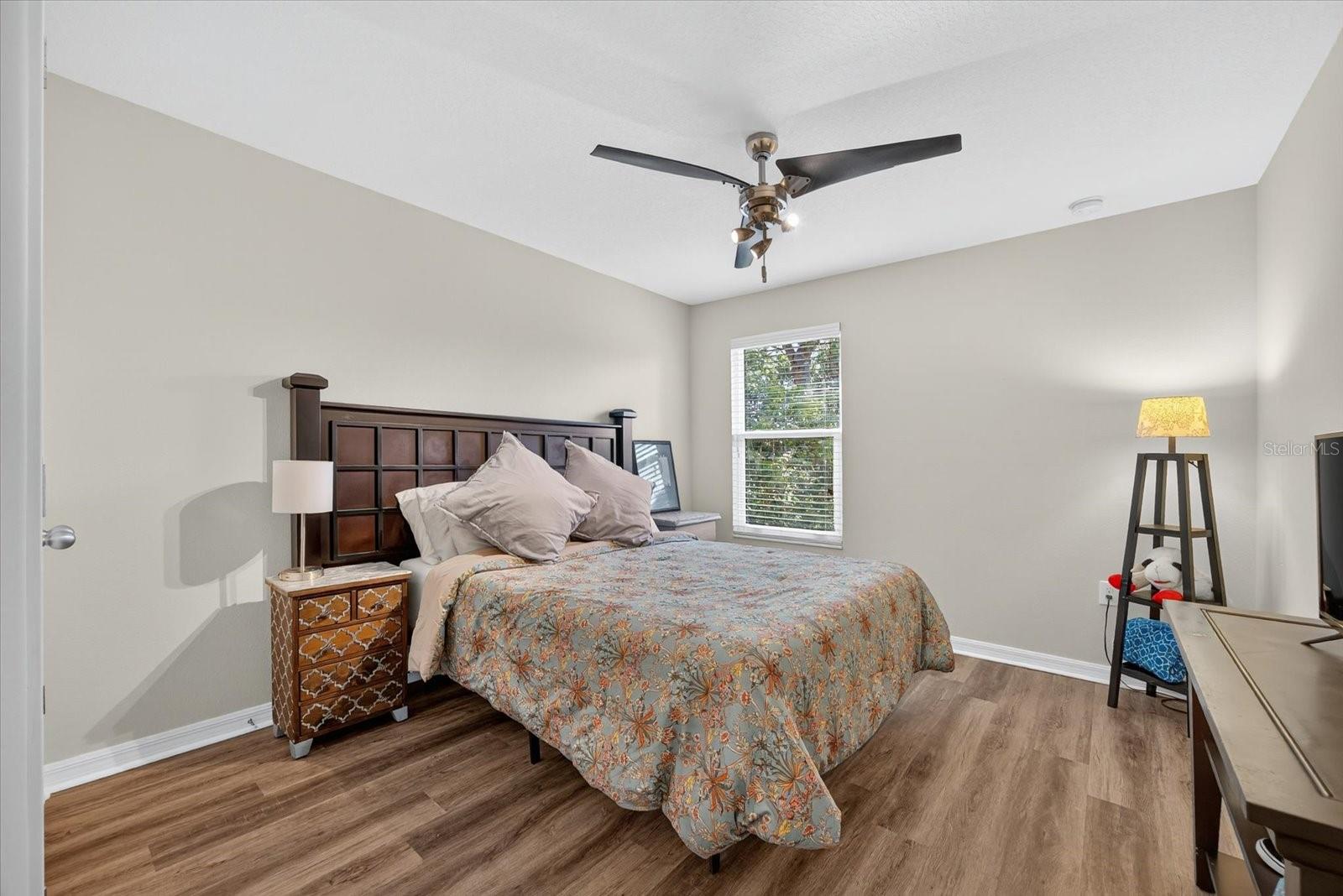 Listing photo id 23 for 6907 Wall Street