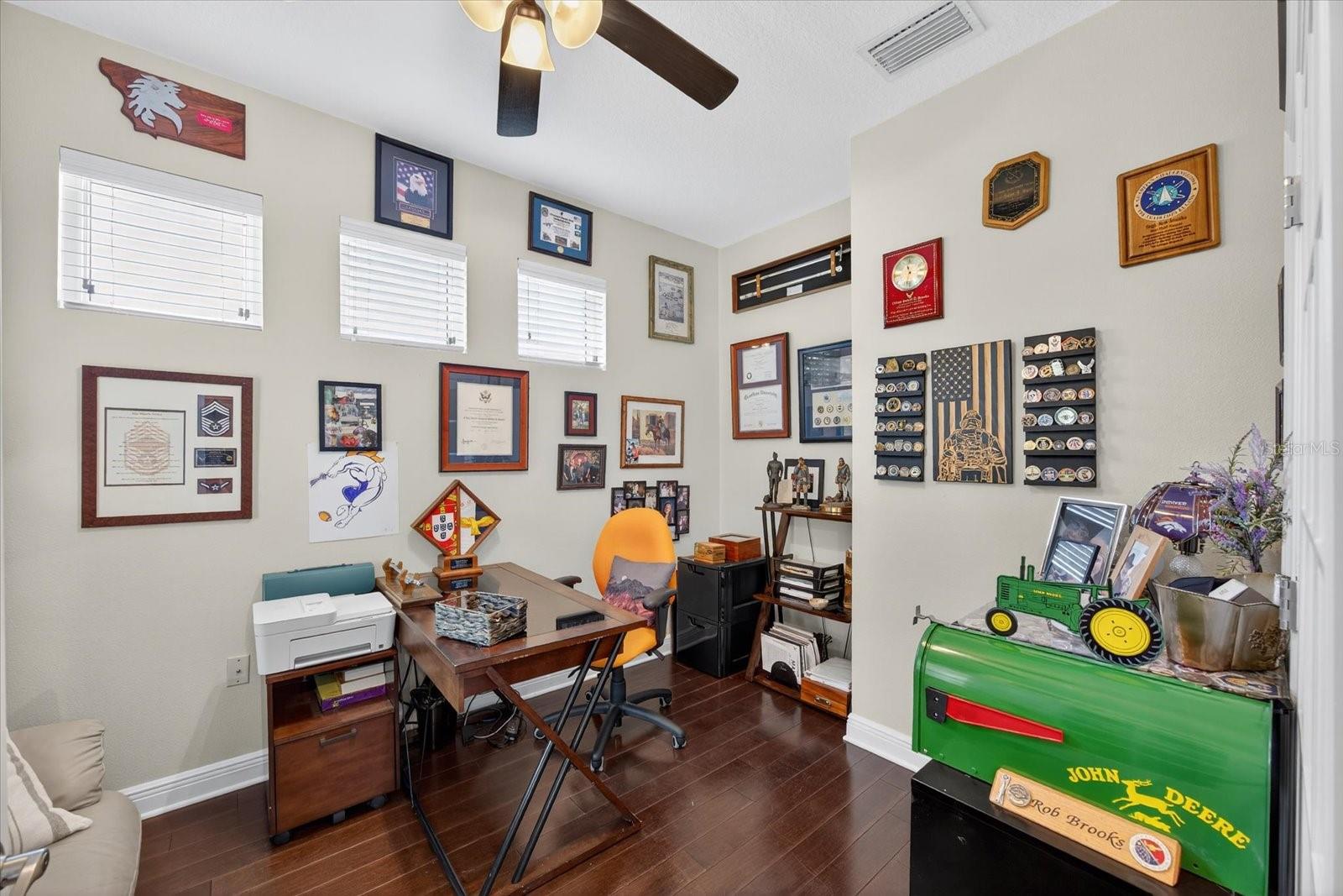 Listing photo id 27 for 6907 Wall Street