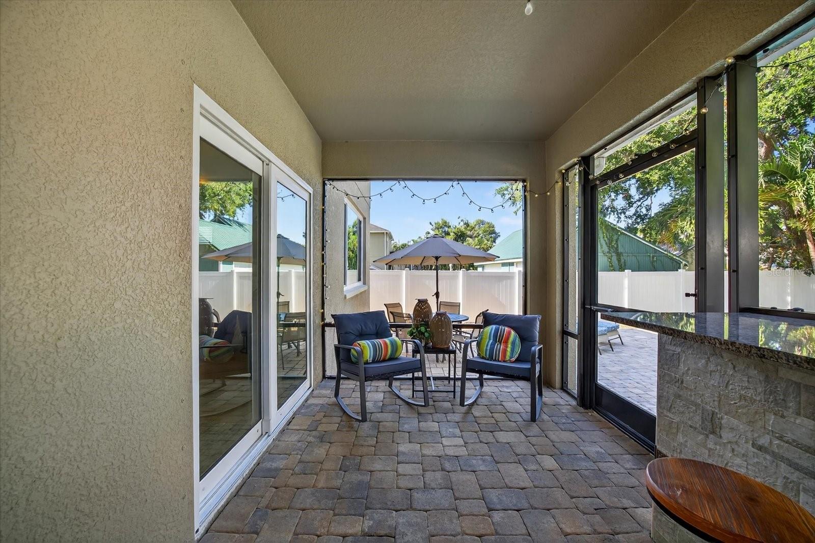 Listing photo id 30 for 6907 Wall Street