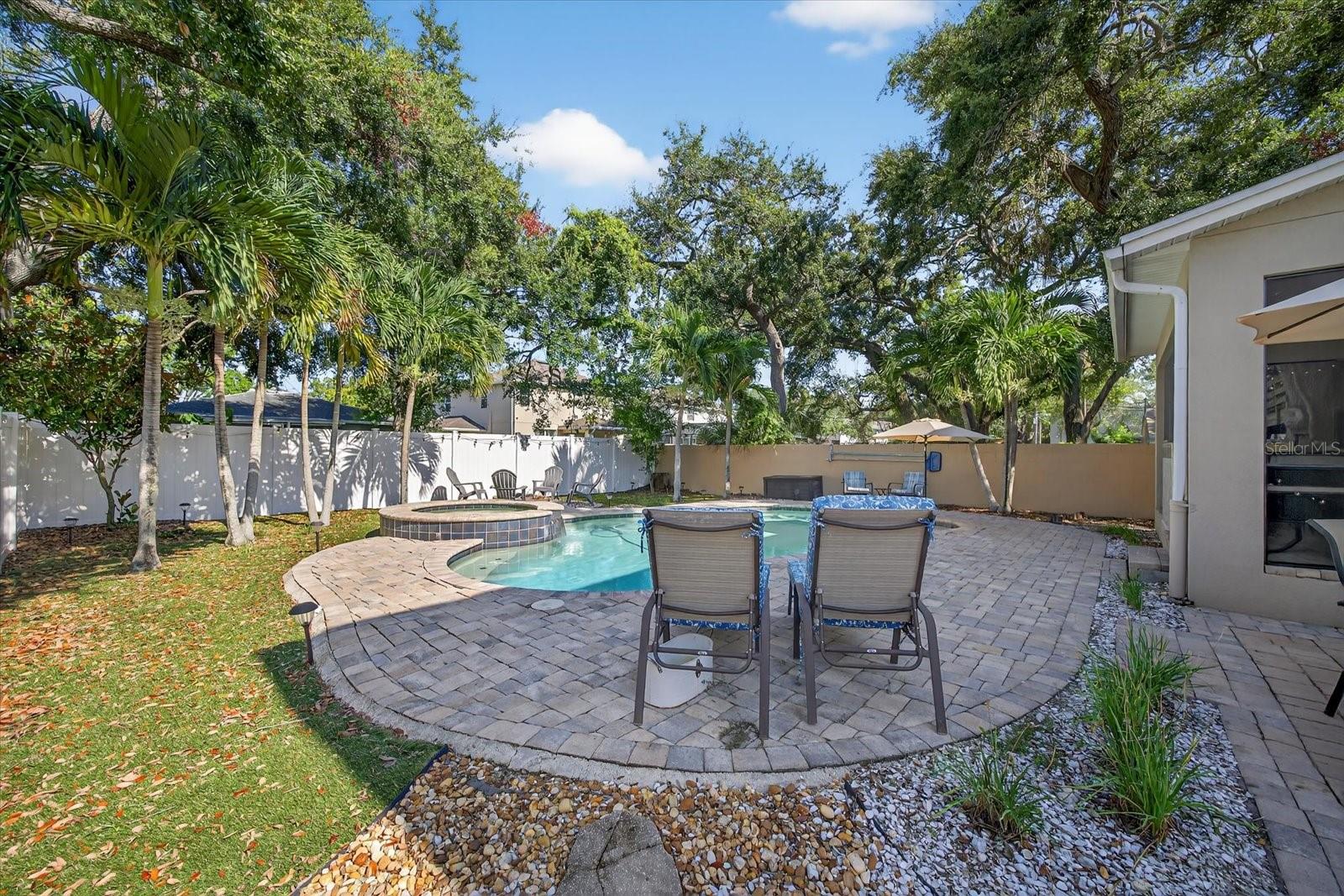 Listing photo id 31 for 6907 Wall Street