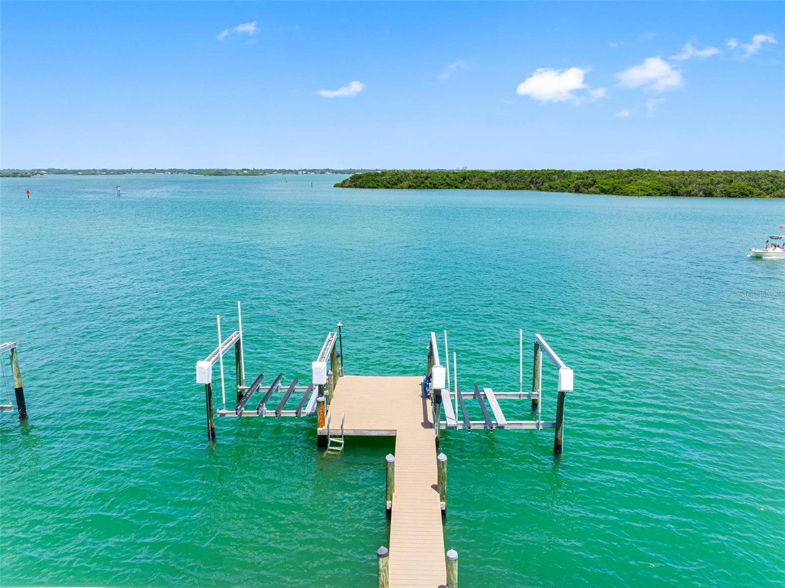 Image 43 of 64 For 517 Johns Pass Avenue