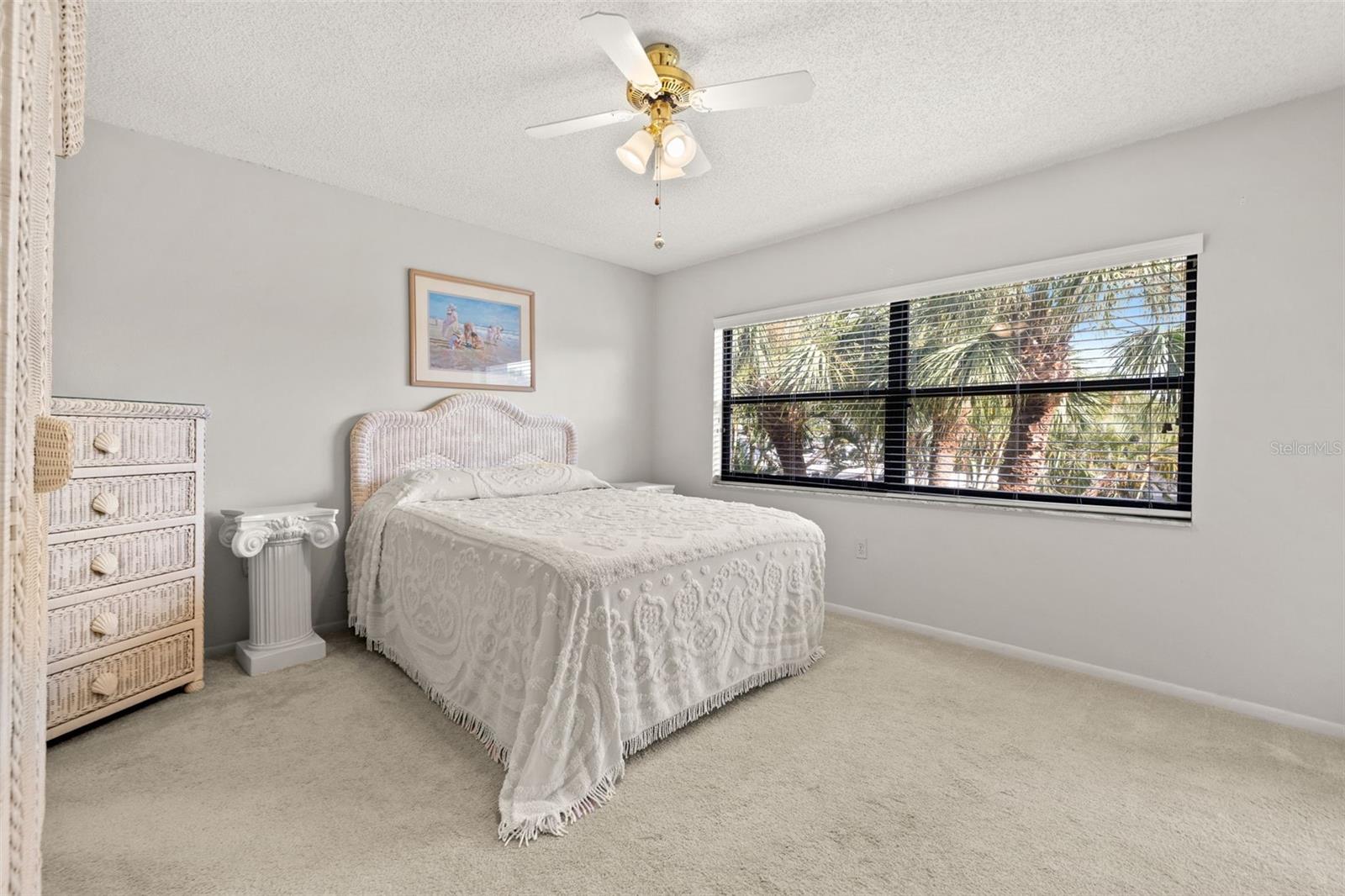 Listing photo id 12 for 1316 Pasadena Avenue S 202