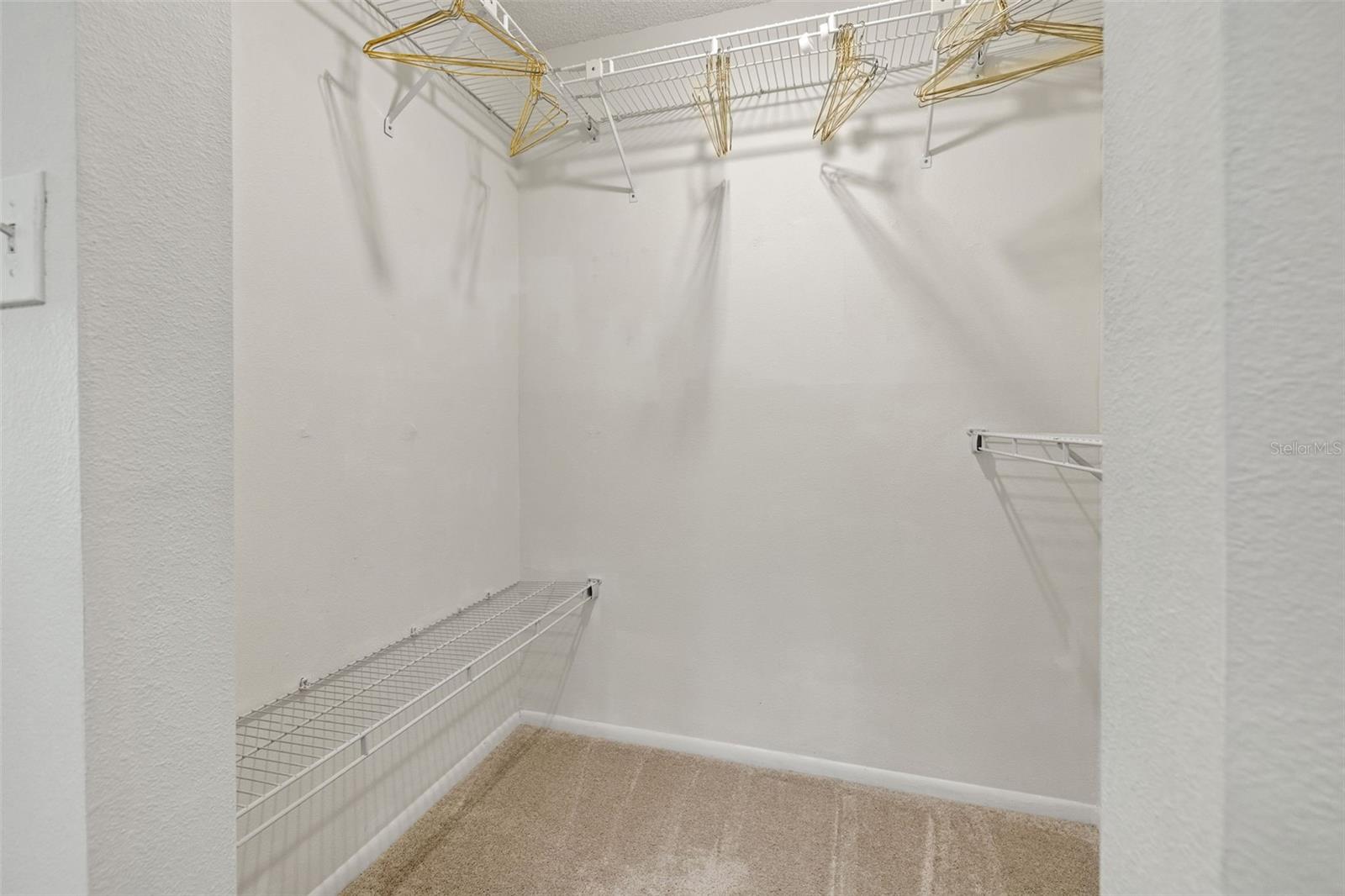 Listing photo id 16 for 1316 Pasadena Avenue S 202