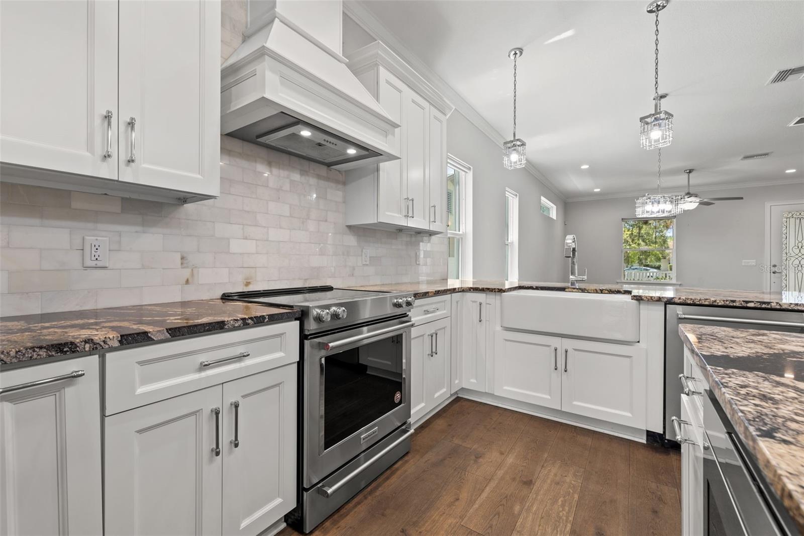 Image 17 of 54 For 625 38th Avenue N