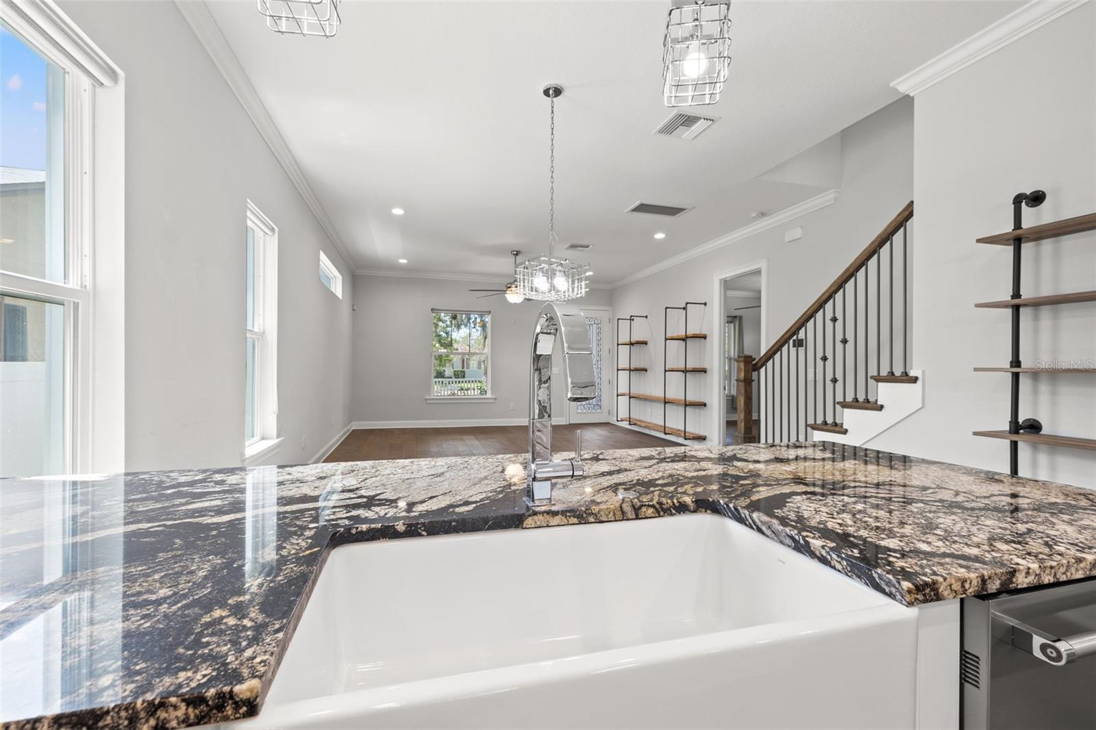Image 18 of 54 For 625 38th Avenue N