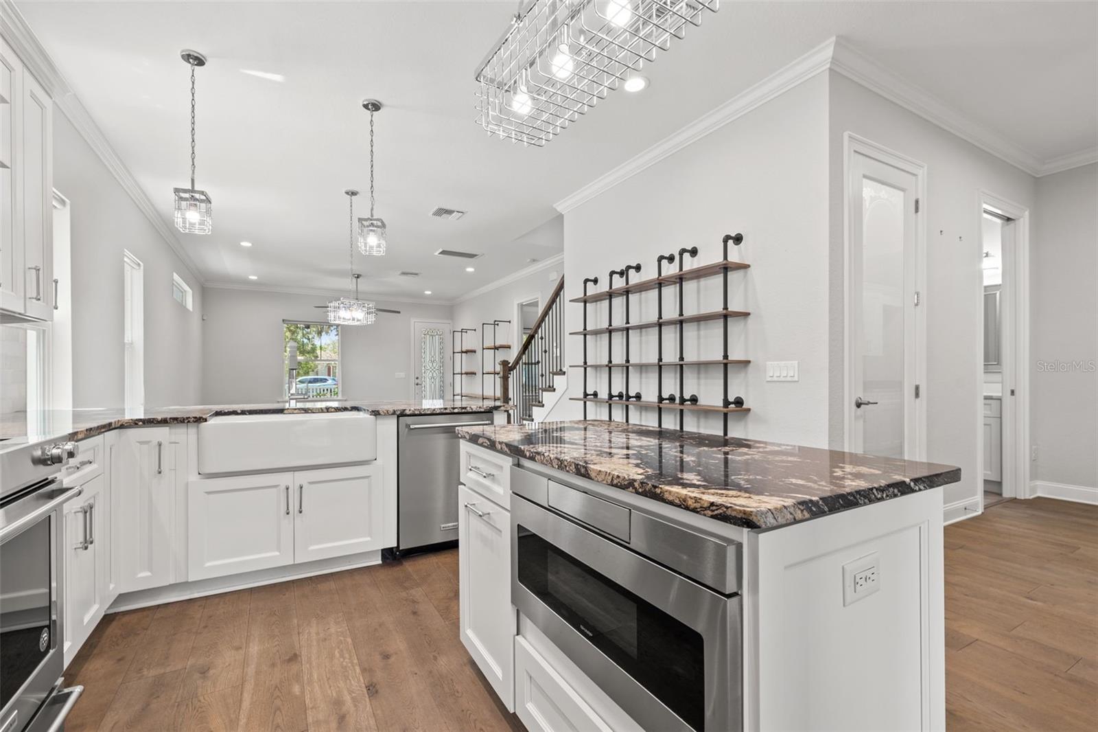 Image 20 of 54 For 625 38th Avenue N