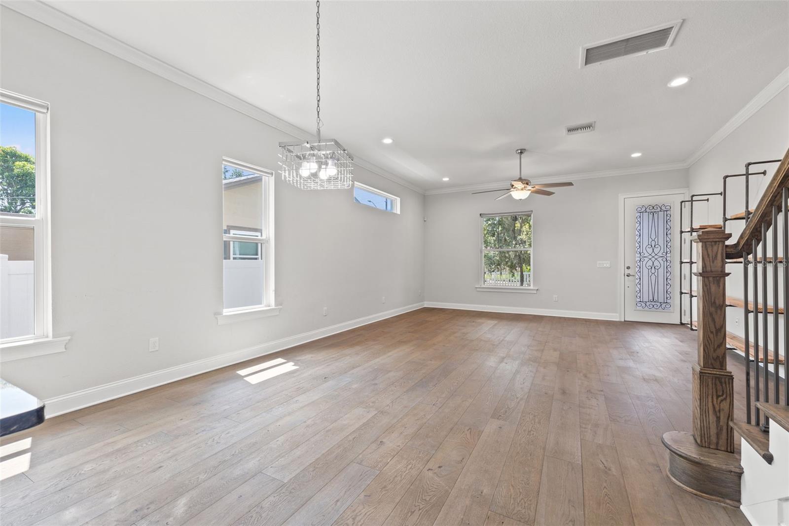 Image 21 of 54 For 625 38th Avenue N