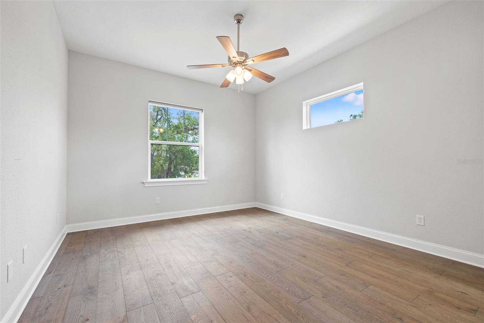 Image 39 of 54 For 625 38th Avenue N