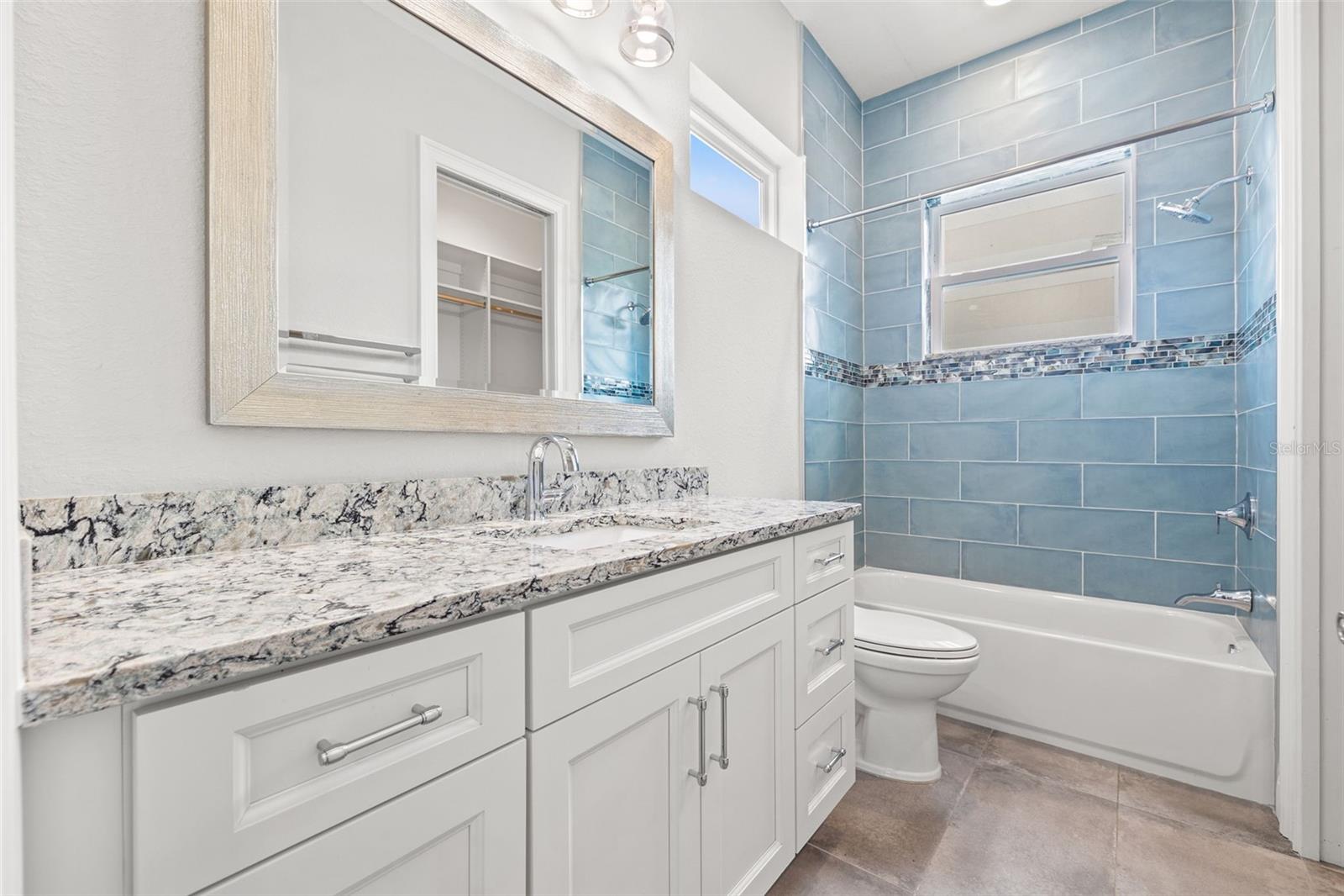 Image 40 of 54 For 625 38th Avenue N