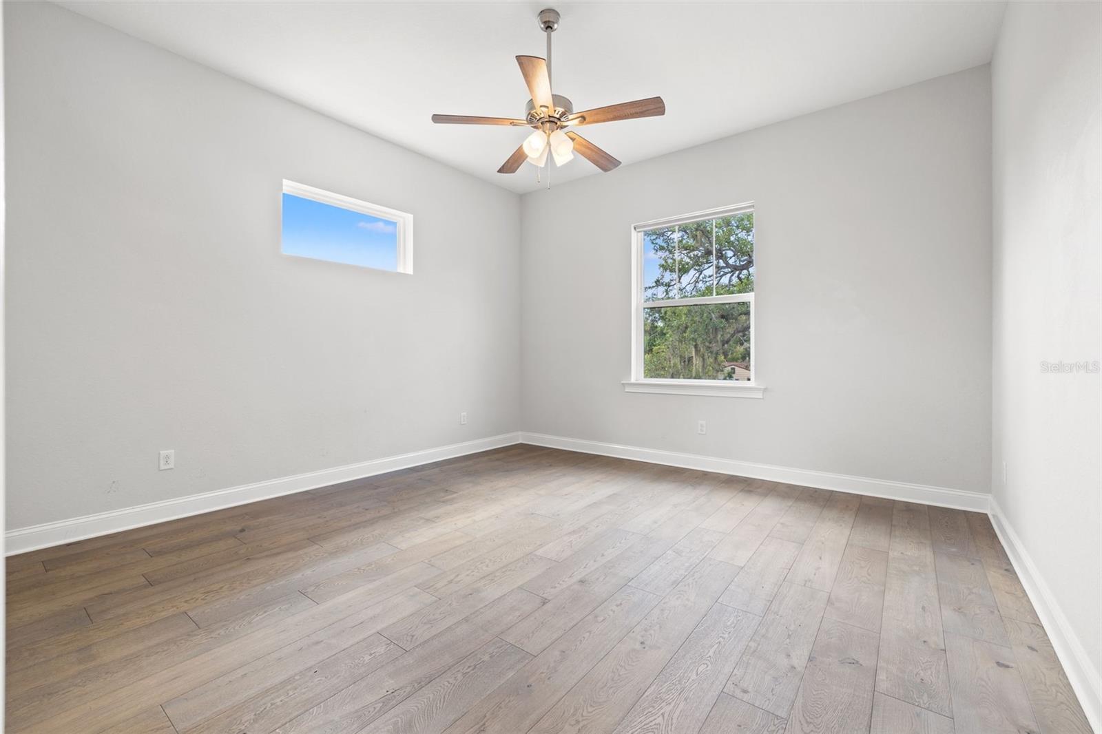Image 42 of 54 For 625 38th Avenue N