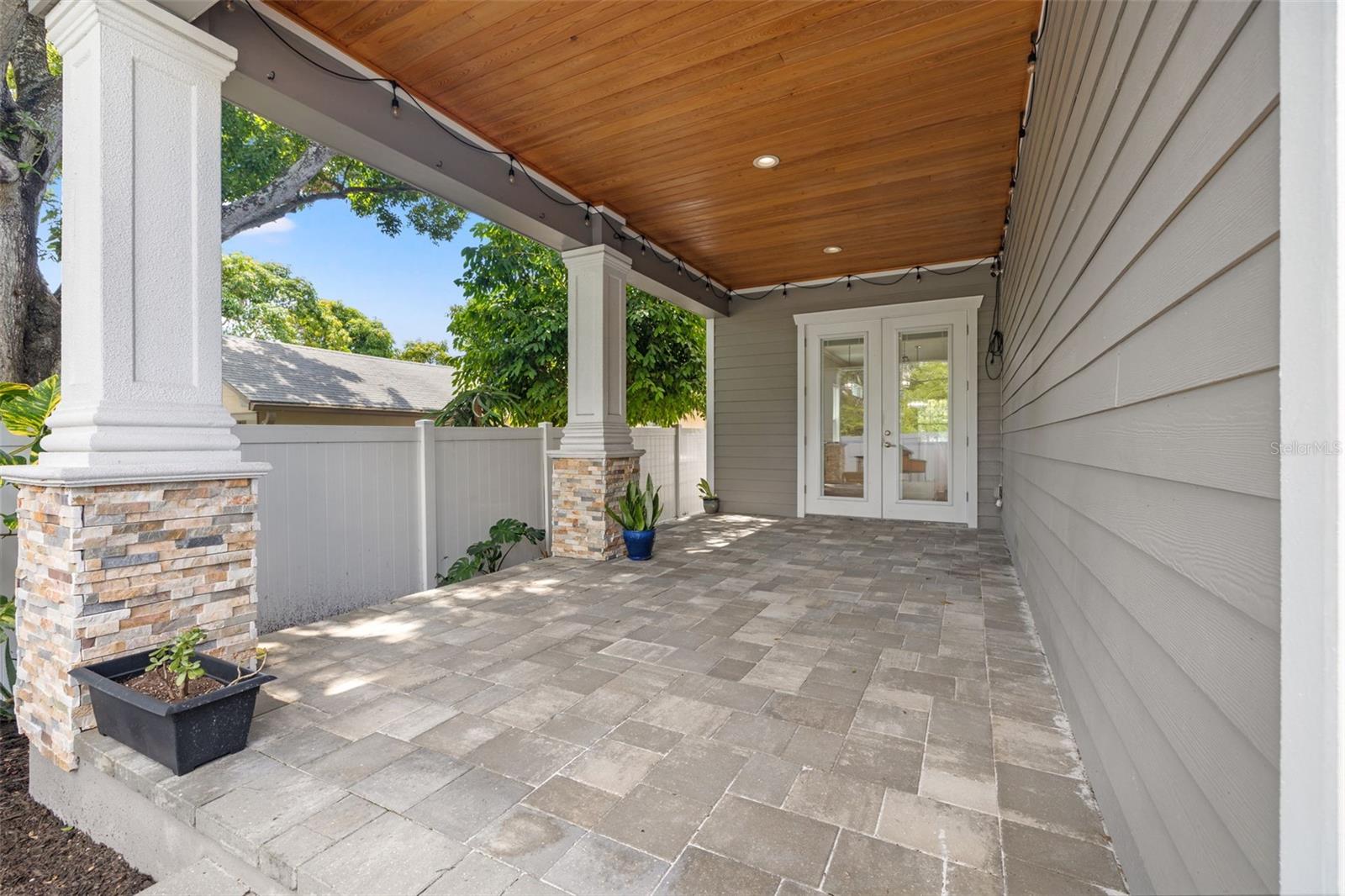 Image 49 of 54 For 625 38th Avenue N