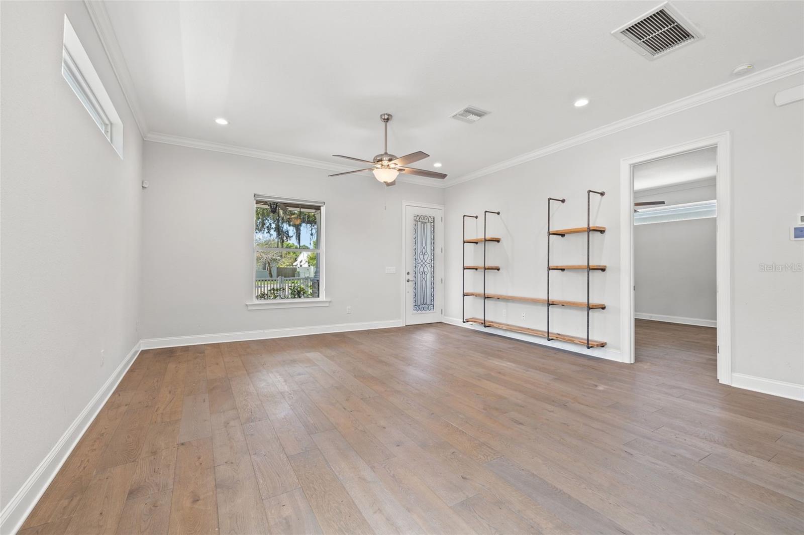 Image 6 of 54 For 625 38th Avenue N