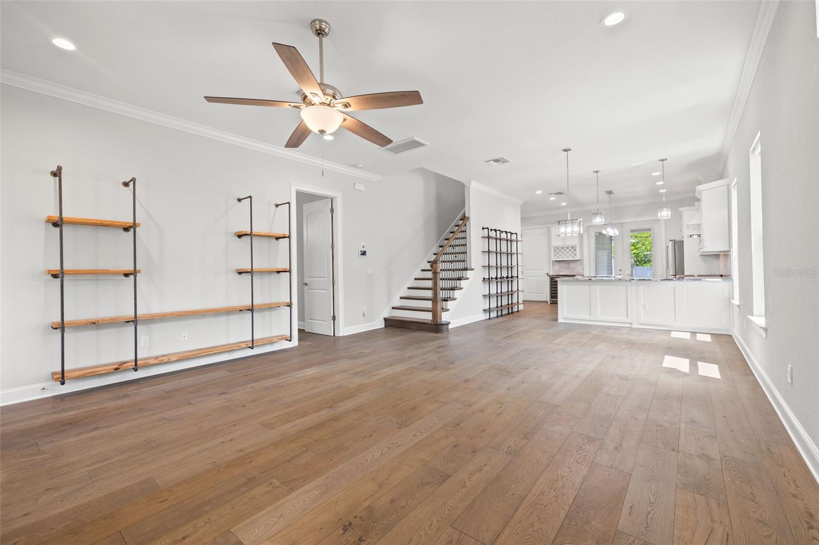 Image 7 of 54 For 625 38th Avenue N