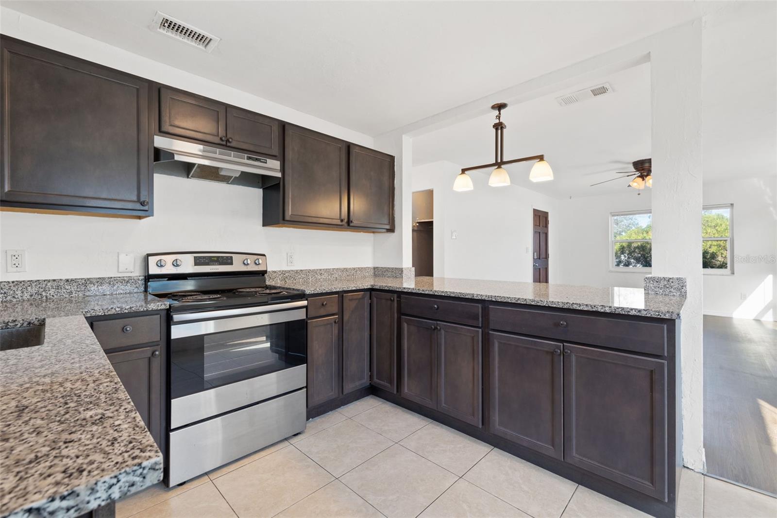 Image 10 of 27 For 2596 38th Avenue N