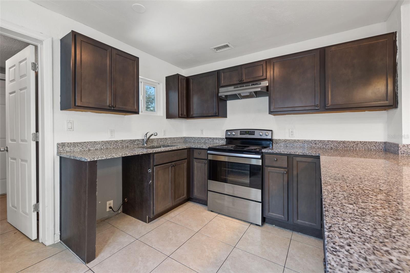 Image 11 of 27 For 2596 38th Avenue N
