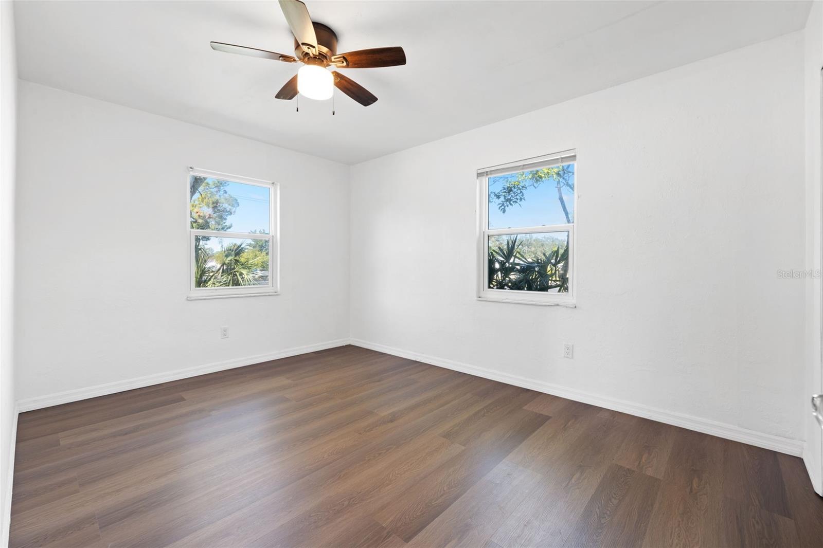 Image 15 of 27 For 2596 38th Avenue N