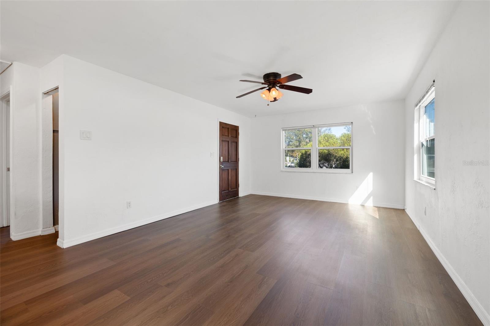 Image 5 of 27 For 2596 38th Avenue N