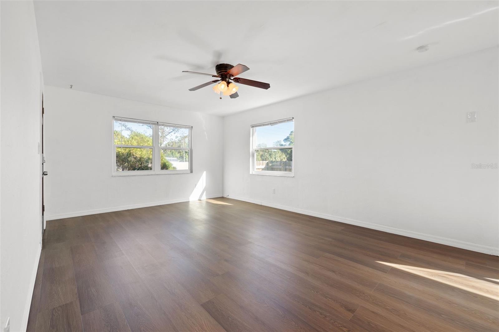 Image 6 of 27 For 2596 38th Avenue N