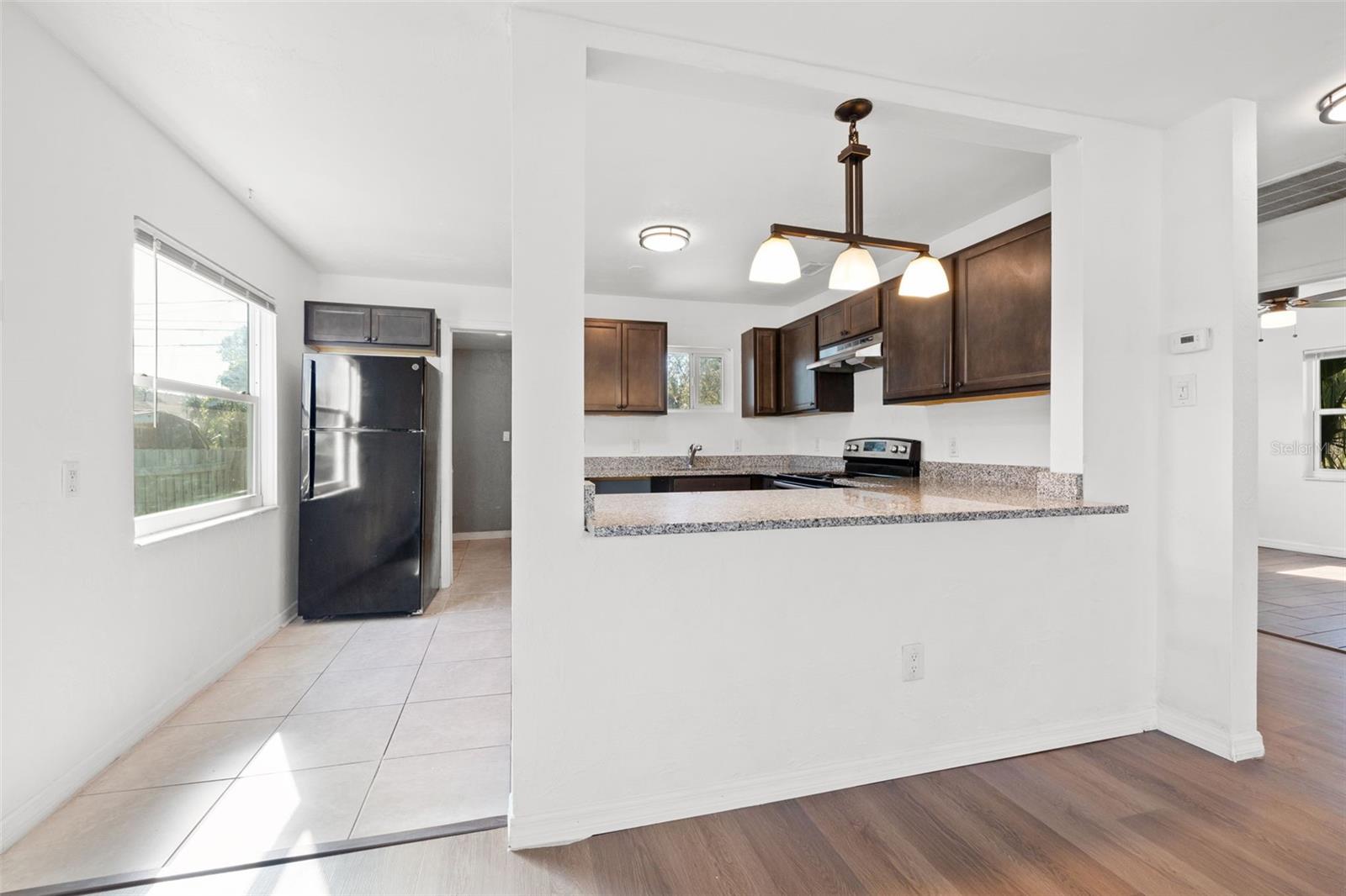 Image 7 of 27 For 2596 38th Avenue N
